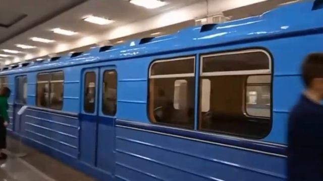 Съёмка 13.05.2023.Выстовка ретро вагонов метро на Партизанской. смотреть онлайн