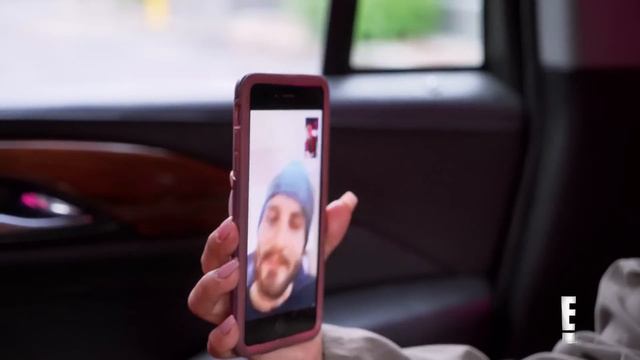 "Snooki" FaceTimes Nico Tortorella With Tyler Henry | Hollywood Medium Bonus Scene | E! смотреть онлайн