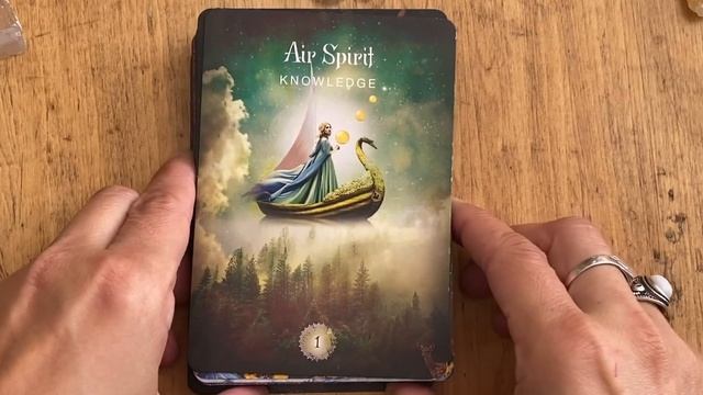 The Sacred Forest Oracle Flip-Through смотреть онлайн