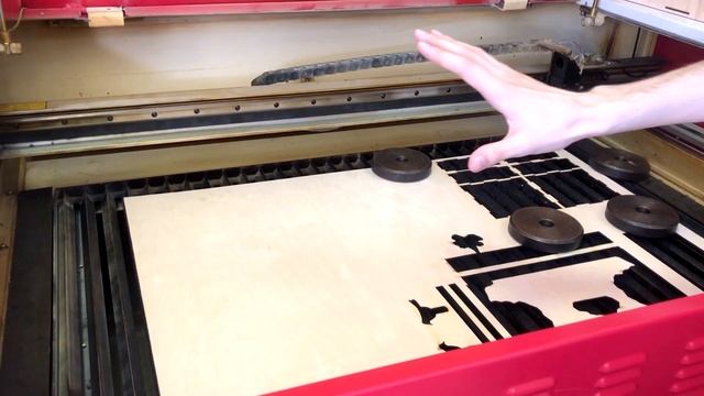 [Робототехника для детей] Урок №3. Корпус робота. Работа 3D принтера и лазера. Моделирование FreeCA