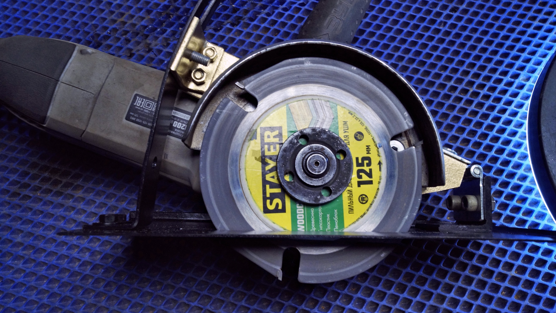 Универсальная УШМ. Нет ни чего, чего бы не смогла БОЛГАРКА смотреть онлайн