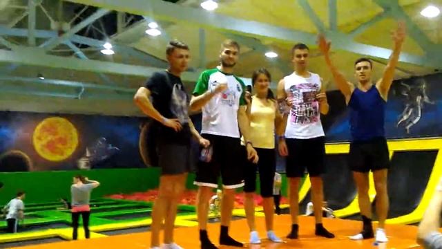 Волейбол на батутах(2) смотреть онлайн