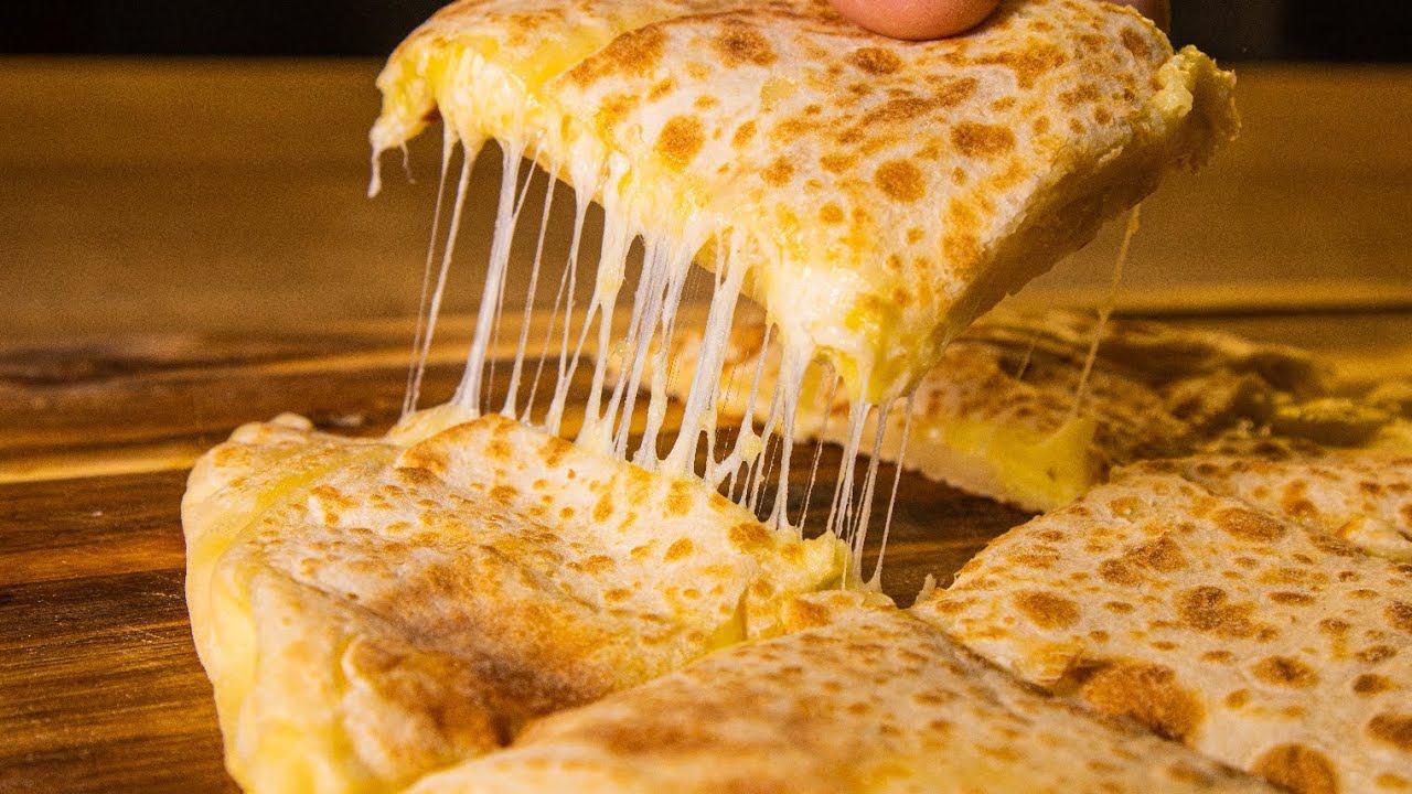 Без духовки, без дрожжей, без яиц! Сытная лепешка с картошкой и сыром на сковороде смотреть онлайн