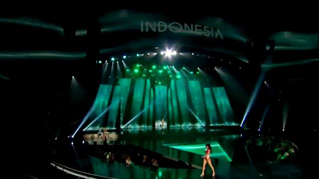 Urvashi Rautela's Best Moments At Miss Universe 2015 смотреть онлайн