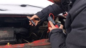 Запуск дизеля Форд Транзит с помощью пускового устройства.