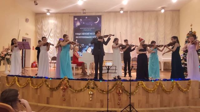 Брамс. Венгерский танец. Исполняет ансамбль "Октава", ДШИ 1, г. Владивосток смотреть онлайн