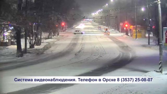 В Орске ВодЯТЕЛ недодрифтёр проехался на красный смотреть онлайн