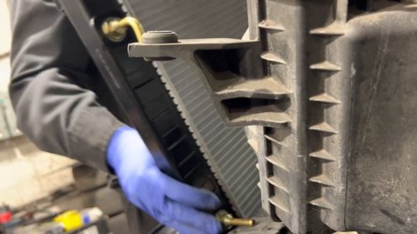 Infiniti m37x radiator replacement