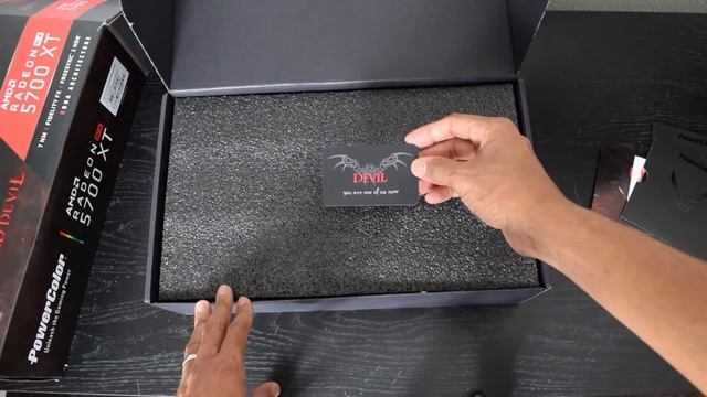 Unboxing PowerColor Red Devil Radeon 5700 XT смотреть онлайн