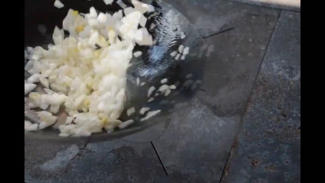 6.4.Суп, Солянка . Солянка из мяса в горшочке , Приготовленая старинным способам . смотреть онлайн