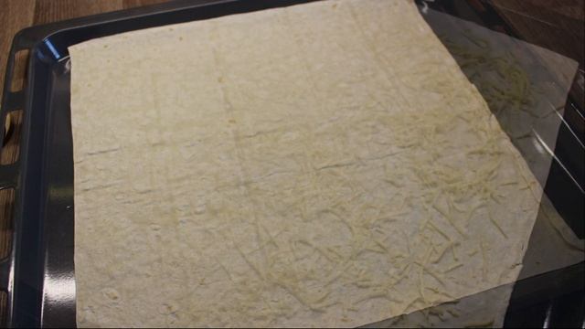 Сметут со стола за пять минут. Пицца гавайская на лаваше смотреть онлайн