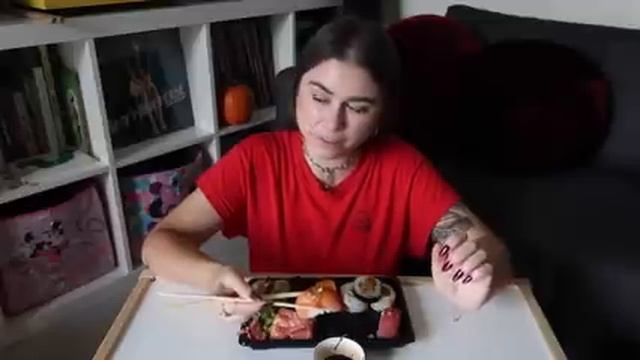 SUSHI MUKBANG / ЕДИМ ВМЕСТЕ | carrypingwin смотреть онлайн