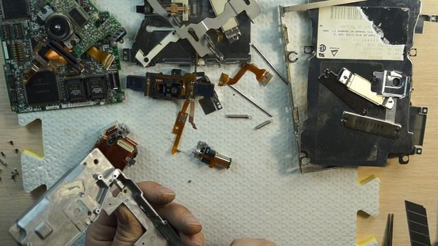 Много золота из маленького старого привода. Разборка привода для магнитооптических дисков. смотреть онлайн