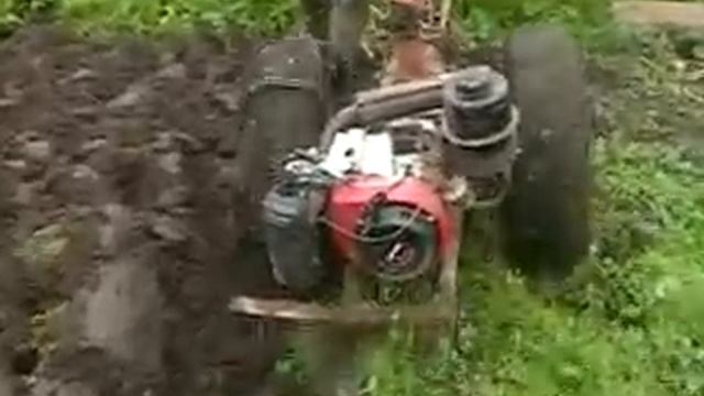 MTZ 05 вспашка тяни толкай смотреть онлайн