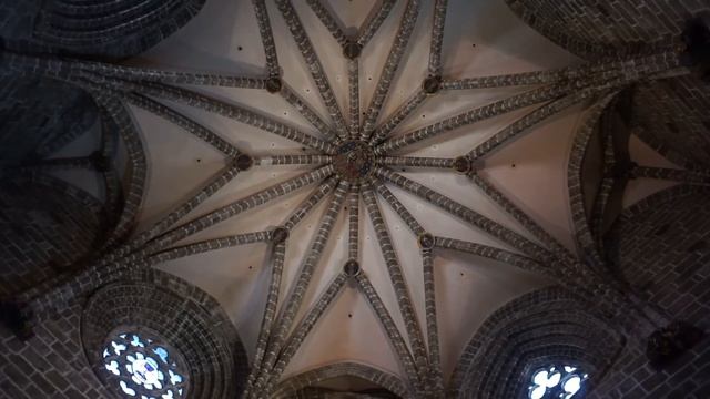 Священный Грааль в Валенсии /capilla del santo cáliz , признанный Ватиканом. смотреть онлайн
