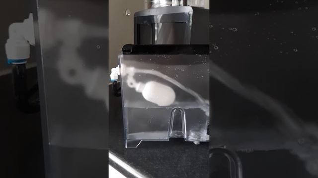 Krups koffiemachine met een vlotter. Direct aangesloten op de waterleiding. смотреть онлайн