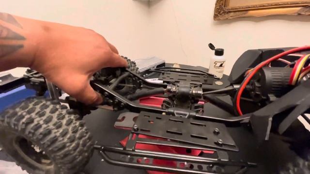 1/10 FMS FJ40 With Oil Filled Shocks And Rock Sliders