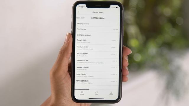 Charging management features in the My BMW app - BMW How-To смотреть онлайн