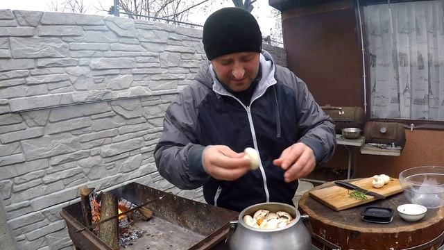 СВИНОЙ ПОДЧЕРЁВОК в АФГАНСКОМ КАЗАНЕ на природе смотреть онлайн