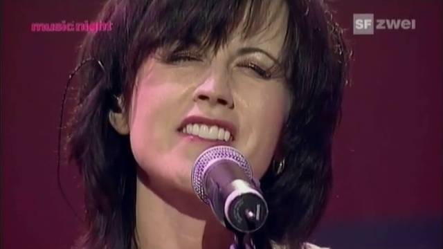 Dolores O'Riordan-Ordinary Day смотреть онлайн