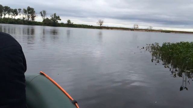 Kolibri RIB 350 Проход по узкому каналу с выходом в реку смотреть онлайн