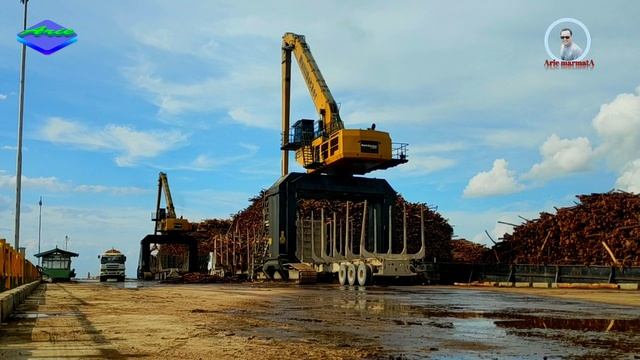 Kecepatan Alat Berat MultiDocker смотреть онлайн