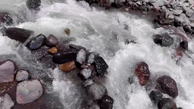 Приэльбрусье, между Терсколом и поляной Азау, 29 июня 2023 года, около 12:00. смотреть онлайн