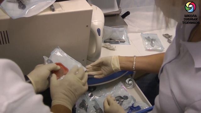 (ПСП 1) Клинический этап: Осмотр пациента Заполнение анамнеза Снятие предварит. альгинатных оттиско смотреть онлайн