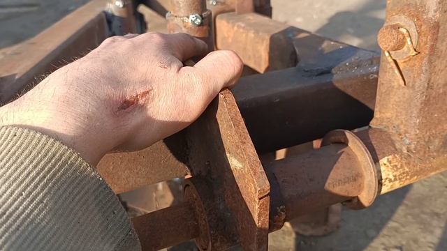 Саморобний двохкорпусний плуг до мінітрактора. Відрізний диски на плуг смотреть онлайн