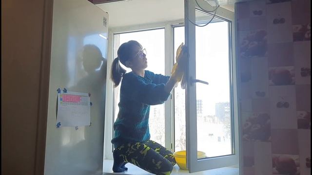 Весенняя мотивация на уборку квартиры Мою окно на кухне смотреть онлайн