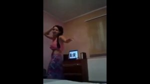 Узбек кизи арабча ракси   Узбечка танцует арабский танец