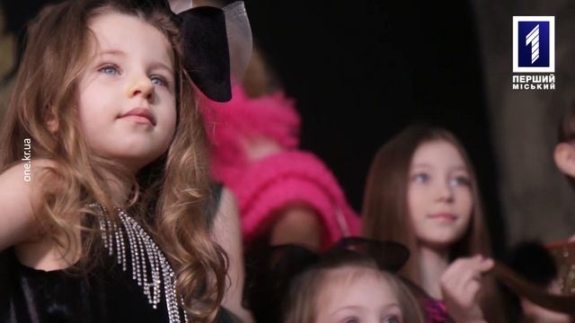 Агент Ева: фешн-репортёр, флорист и звезда TikTok смотреть онлайн