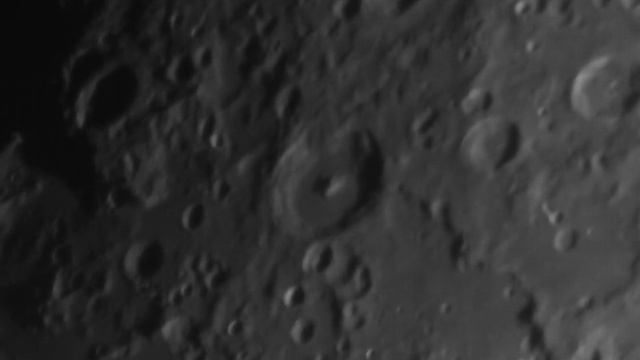 Moon telescope video: Piccolomini - 2020 01 14 0519 7 смотреть онлайн