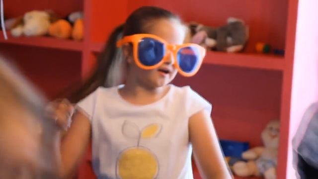 Модная вечеринка для Тинейджеров. Тусовка с Весёлым Осликом! смотреть онлайн