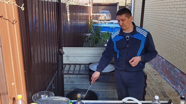 Жареные креветки в узбекском казане. Рецепт пальчики оближешь. смотреть онлайн