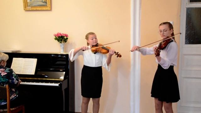 Инструментальный дуэт: Перегудова Варвара и Ефремова Анастасия И. Брамс «Венгерский танец №5» смотреть онлайн