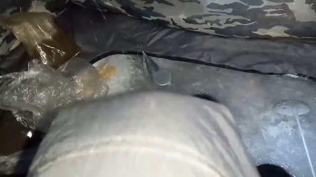 Пришли в 5 утра, чтобы наловить мешок плотвы. Зимняя рыбалка на Салмыше смотреть онлайн