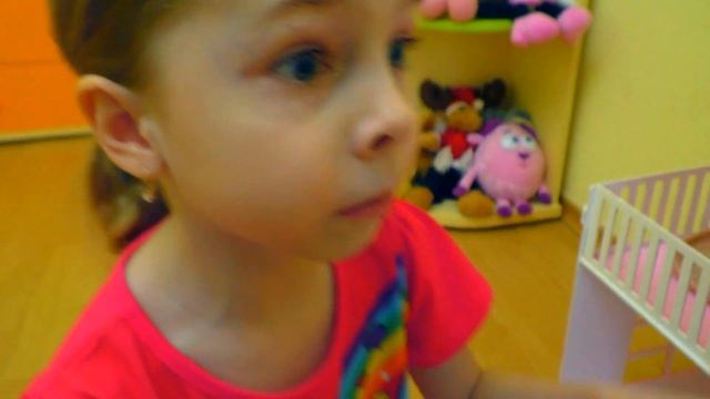 КУКЛЫ ЦАРЕВНЫ и БАРБИ BMR! АЛИСА красит КУКОЛЬНЫЙ ДОМИК! #ЦАРЕВНЫ #БАРБИБМР #КУКОЛЬНЫЙДОМИК 0+ смотреть онлайн