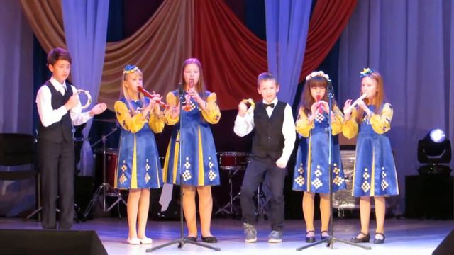 "Поющие дудочки" - тамбурин ЖЖЁТ смотреть онлайн