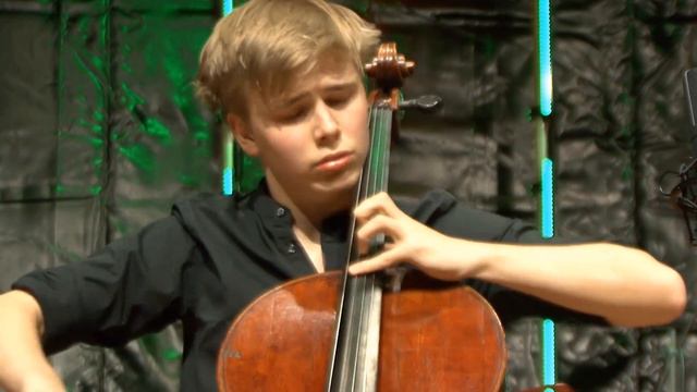 Philipp Schupelius - Elgar cello concerto (1+2) with string orchestra смотреть онлайн