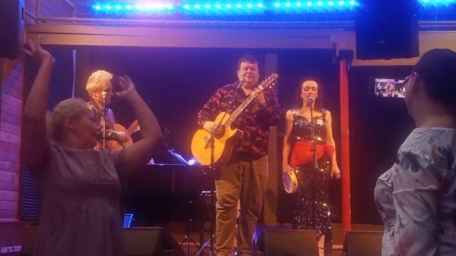 02} Элина Гочуа. "Седые степи" (на стихи Светланы Диковой) смотреть онлайн