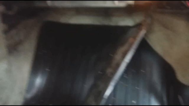 Замена салонного фильтра на Volvo S80 2.5. Tdi ( 1 поколение ) смотреть онлайн