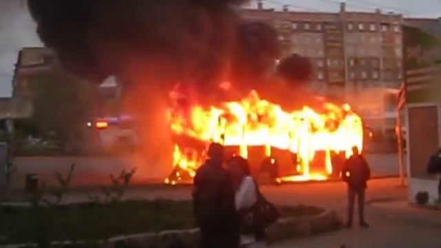 В городе сгорел автобус смотреть онлайн