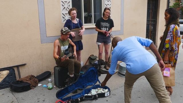 NO TICKETS (Profane Sass cover) in Williamsburg, Brooklyn, NYC plus a quick tour of the area смотреть онлайн