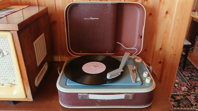 Электрофон "Молодежный" 1966 года выпуска смотреть онлайн