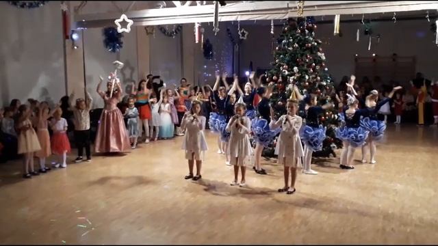 ПЕСЕНКА ПРО ЧАСИКИ смотреть онлайн