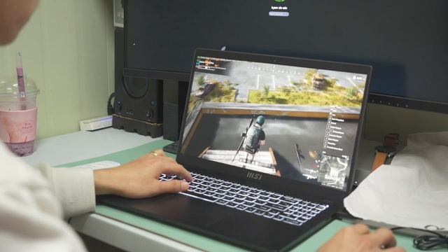 MSI Modern 15 ဆယ်သိန်း၀န်းကျင် ၀ယ်သင့်လား ? смотреть онлайн