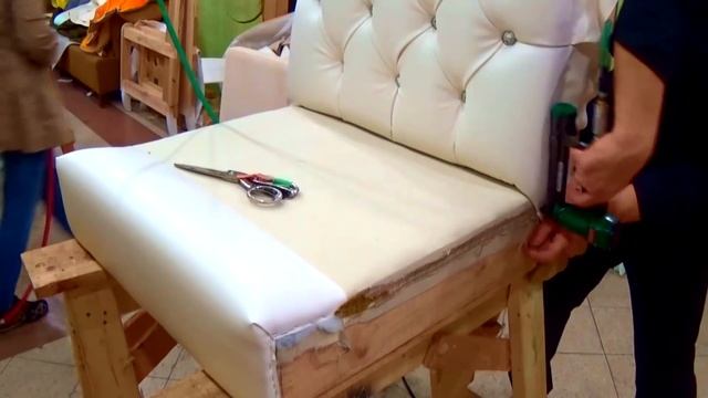 DIY-HOW TO UPHOLSTER A HIGH BACK TUFTED CHAIR - ALO Upholstery смотреть онлайн