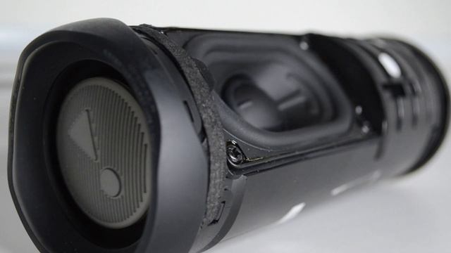 Колонка JBL FLIP 5 LFM 60% Bass Test РЕАКЦИЯ НА ПЕСНИ ЗА ВСЕХ смотреть онлайн