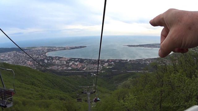 Восхождение на вершину горы на канатке смотреть онлайн